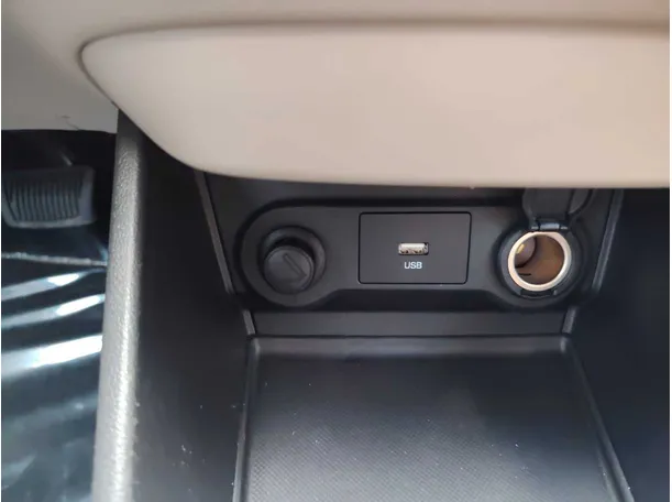 Car image 28