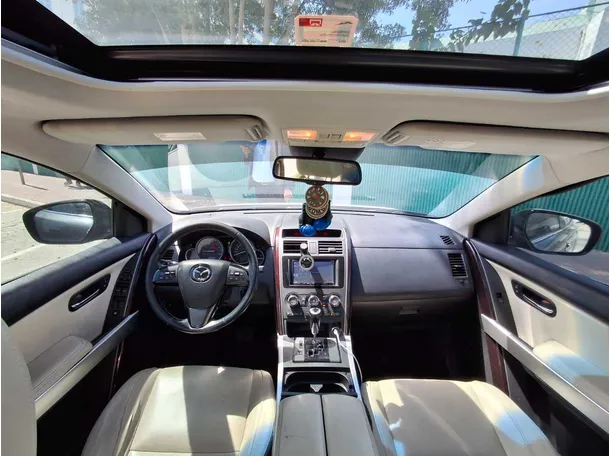 Car image 17
