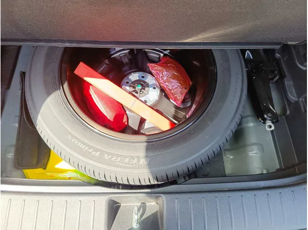 Car image 39