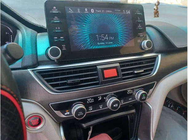 Car image 18