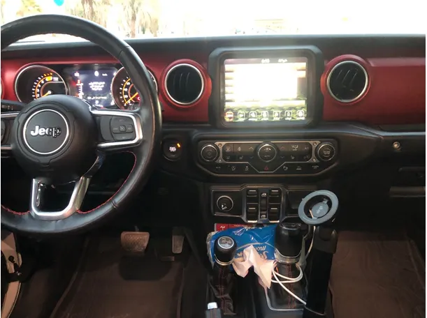 Car image 17