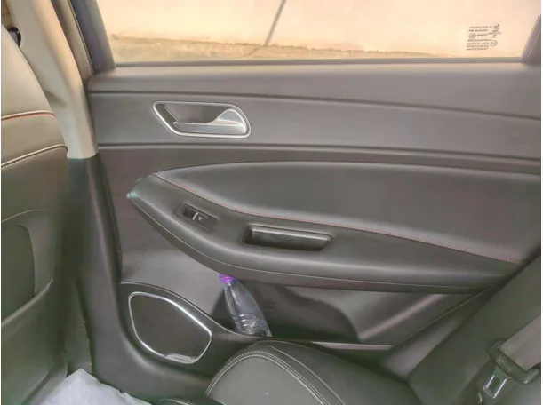 Car image 36