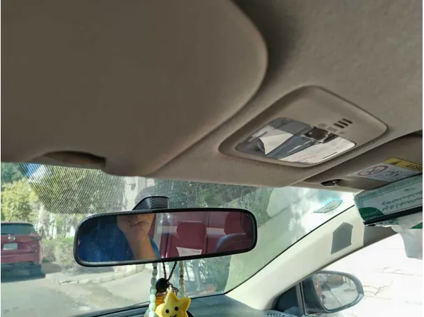 Car image 30