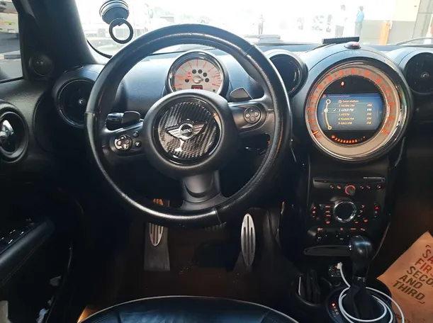 Car image 17