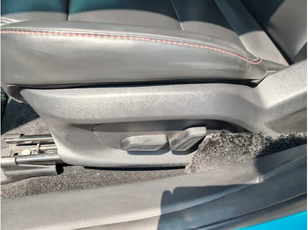 Car image 36