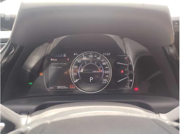 Car image 26