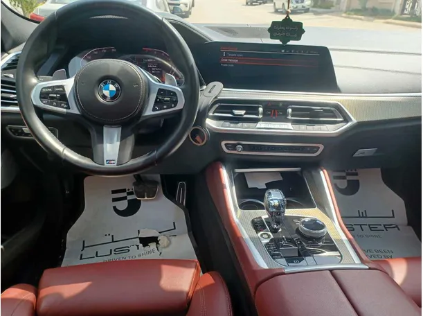 Car image 17