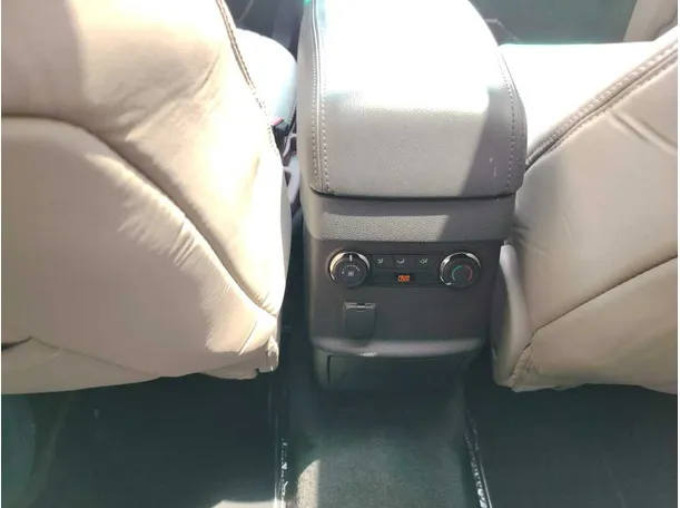 Car image 35