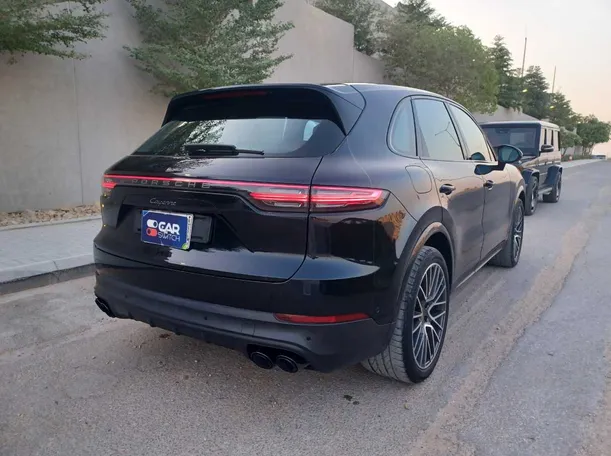 Car image 5