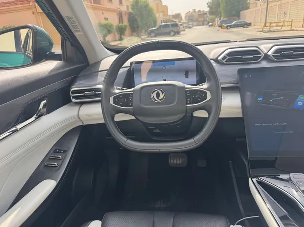 Car image 16
