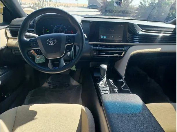 Car image 16