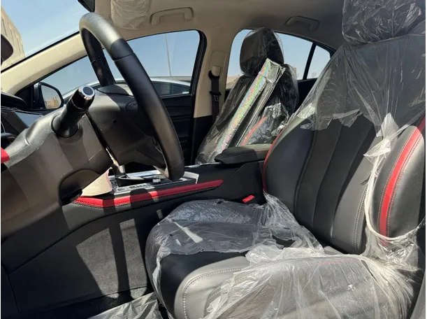 Car image 11
