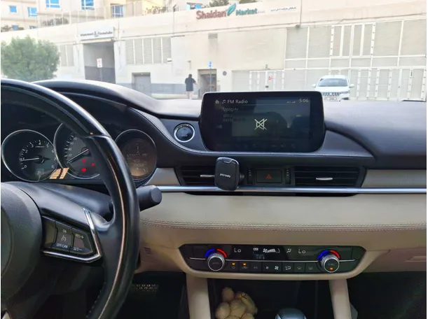 Car image 16