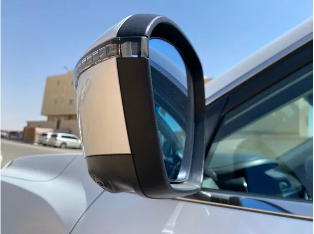 Car image 23