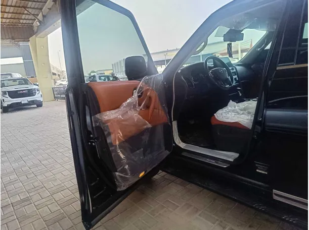 Car image 9