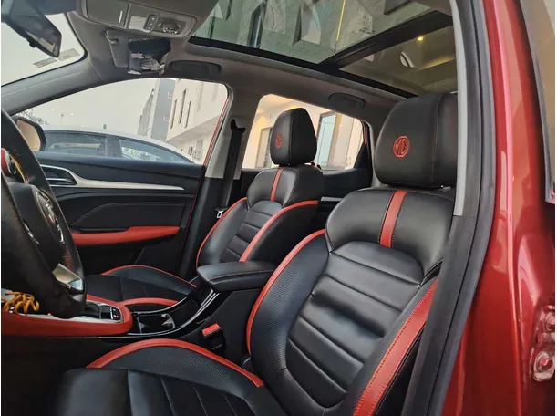 Car image 12