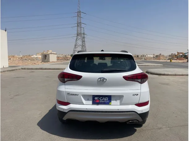 Car image 6