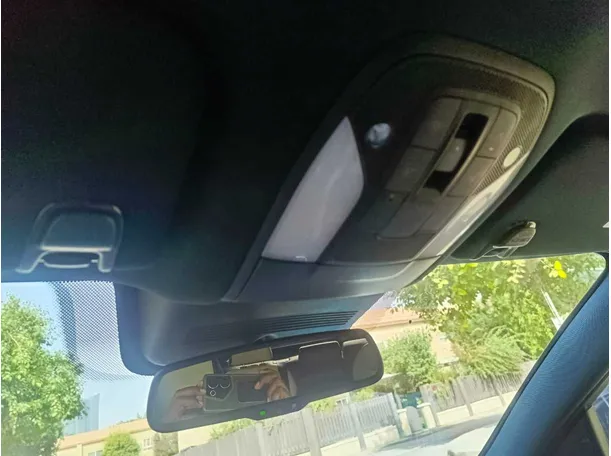 Car image 30