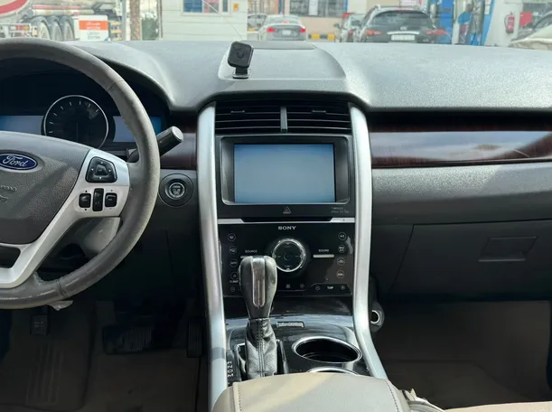 Car image 7