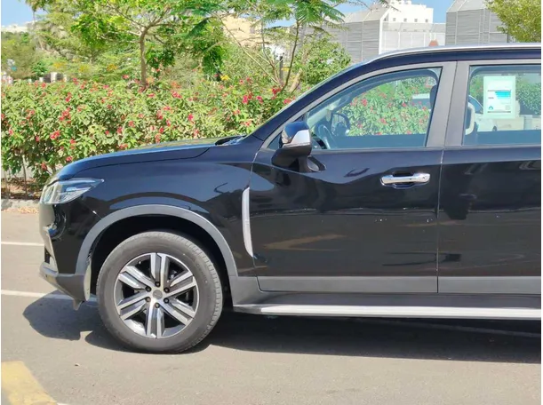 Car image 7
