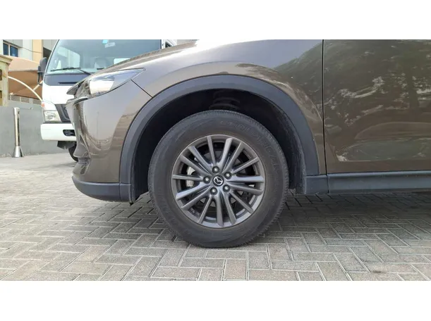 Car image 9