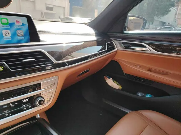 Car image 23
