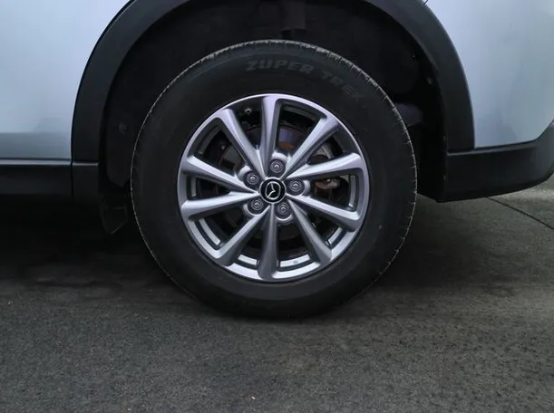 Car image 7