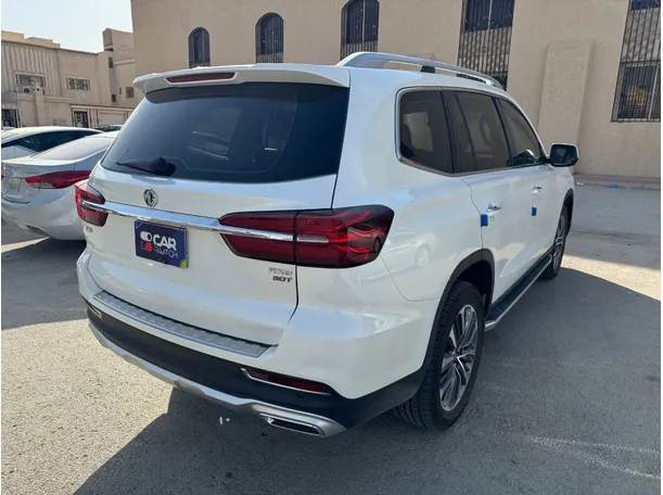 Car image 5