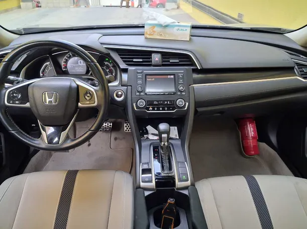Car image 15