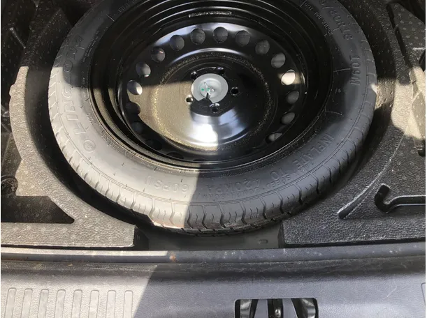 Car image 23