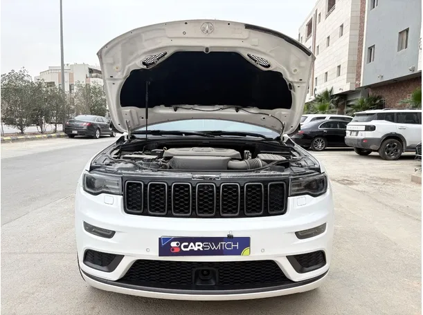 Car image 30