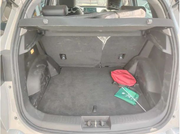 Car image 27
