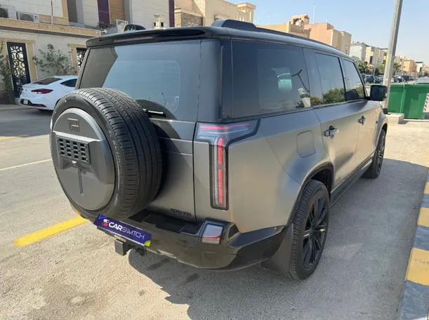 Car image 4