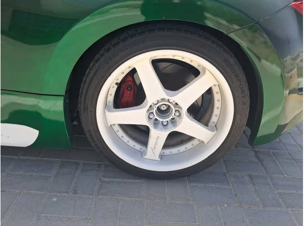 Car image 9
