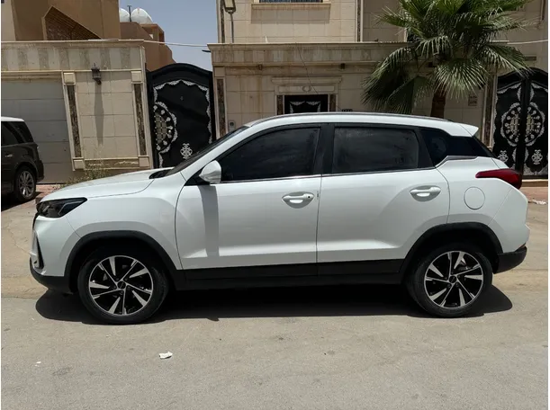 Car image 8