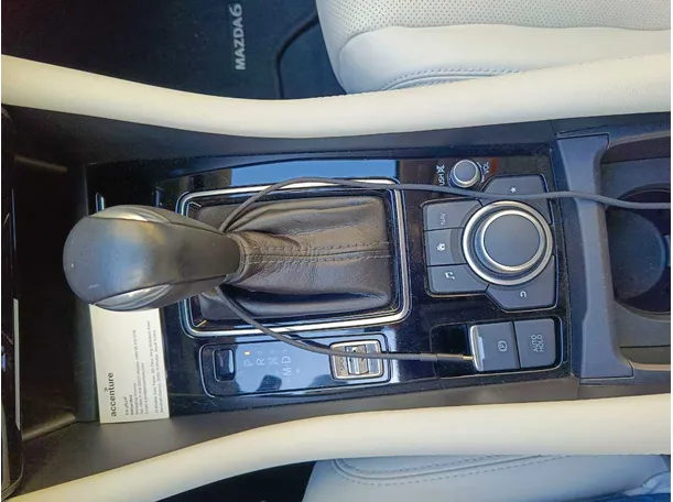 Car image 20