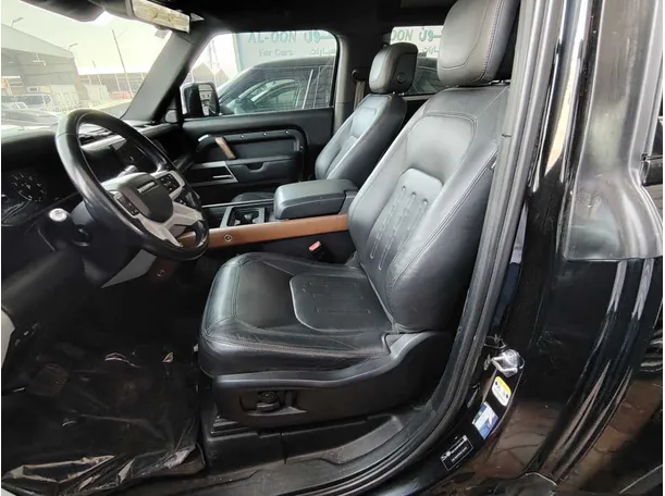 Car image 16