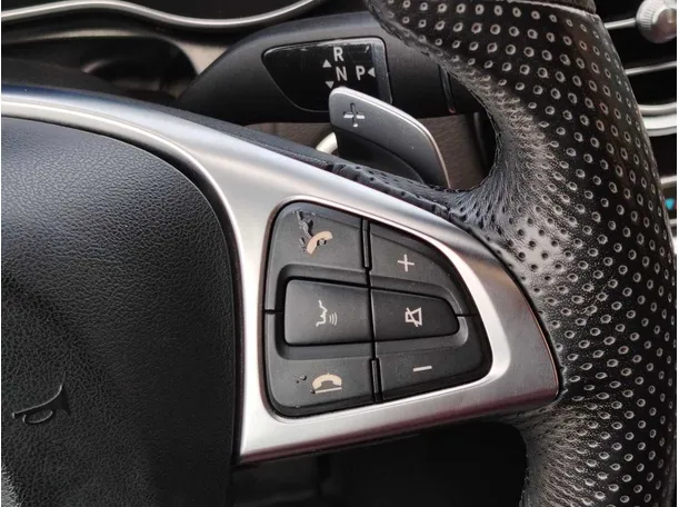 Car image 29