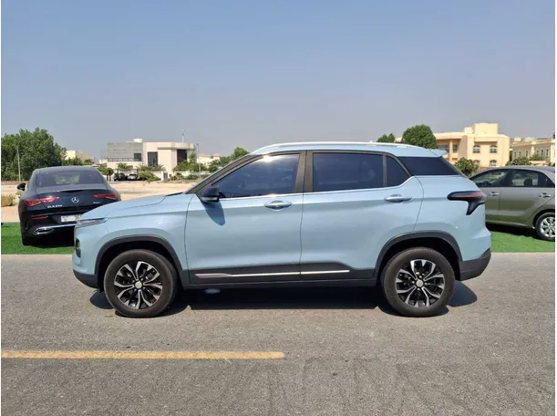 Car image 8