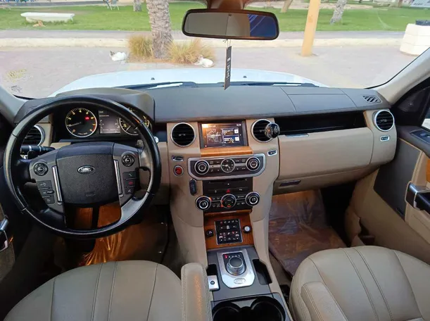 Car image 22