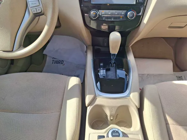 Car image 16