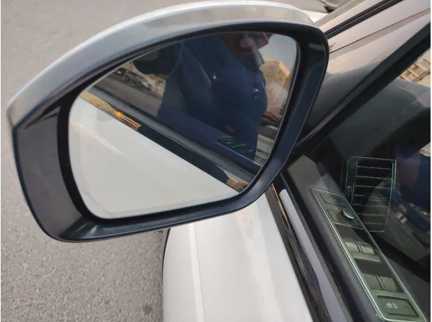 Car image 37