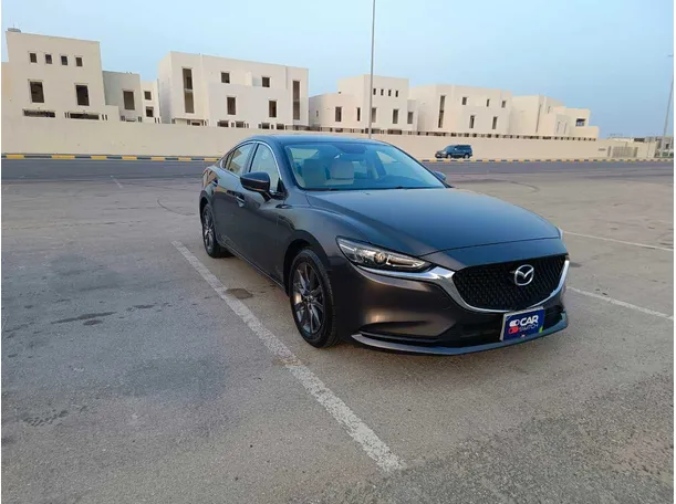 Car image 4