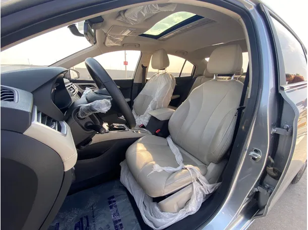 Car image 11