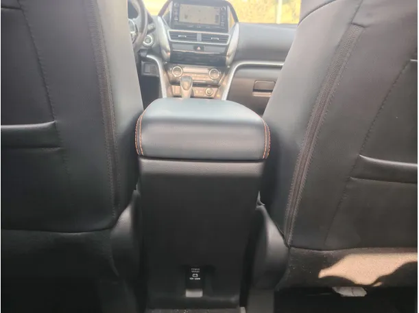 Car image 33