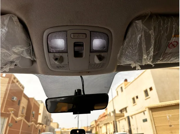 Car image 25