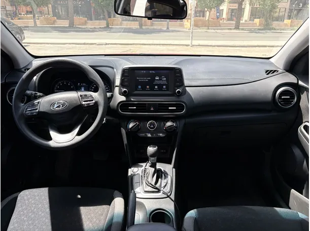 Car image 18