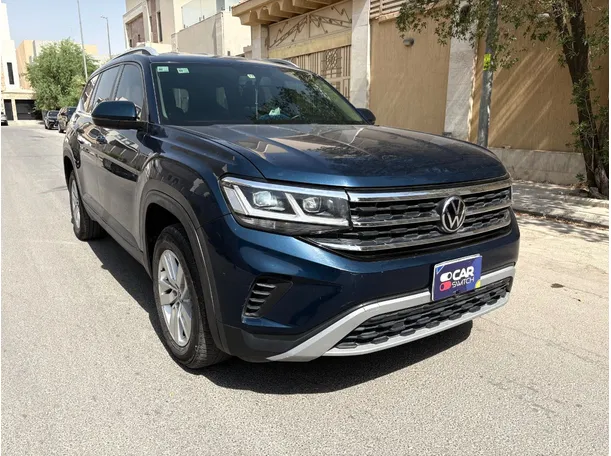 Car image 4