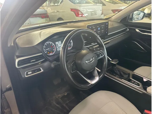 Car image 8