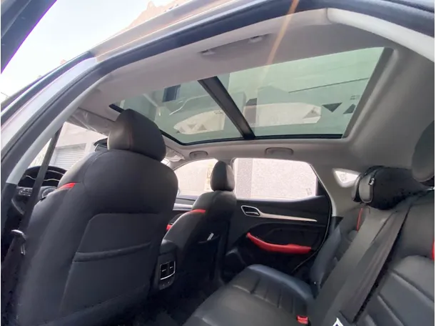 Car image 13